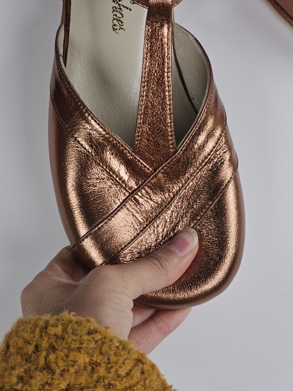 Barefoot Sugar Bronze Leather 2 cm heel