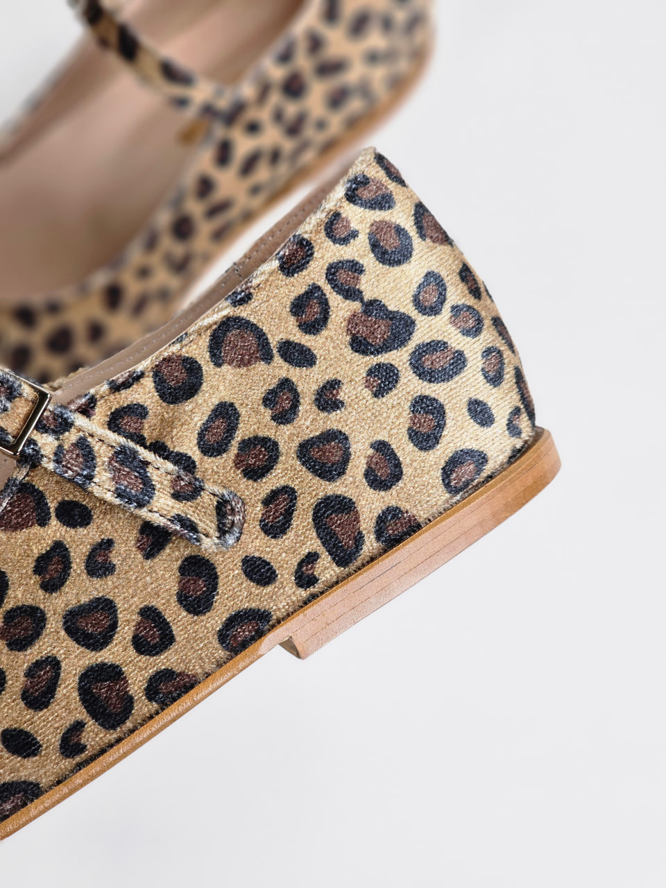 Barefoot Mary Jane Vegan Leopard Textile 0.5 cm heel