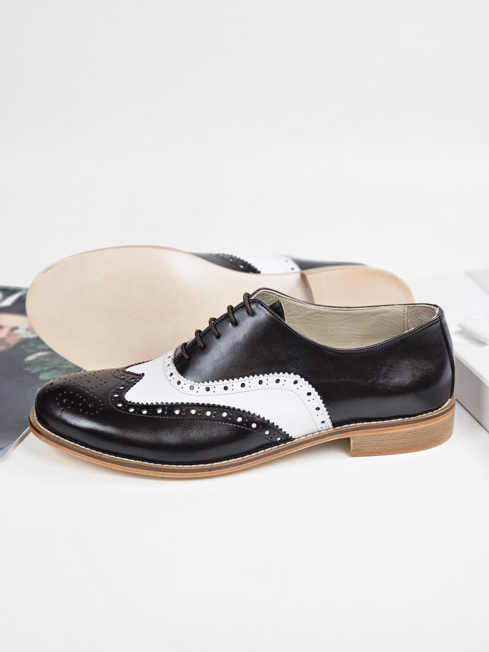 Brogue Dark Chocolate & White Leather 2 cm heel