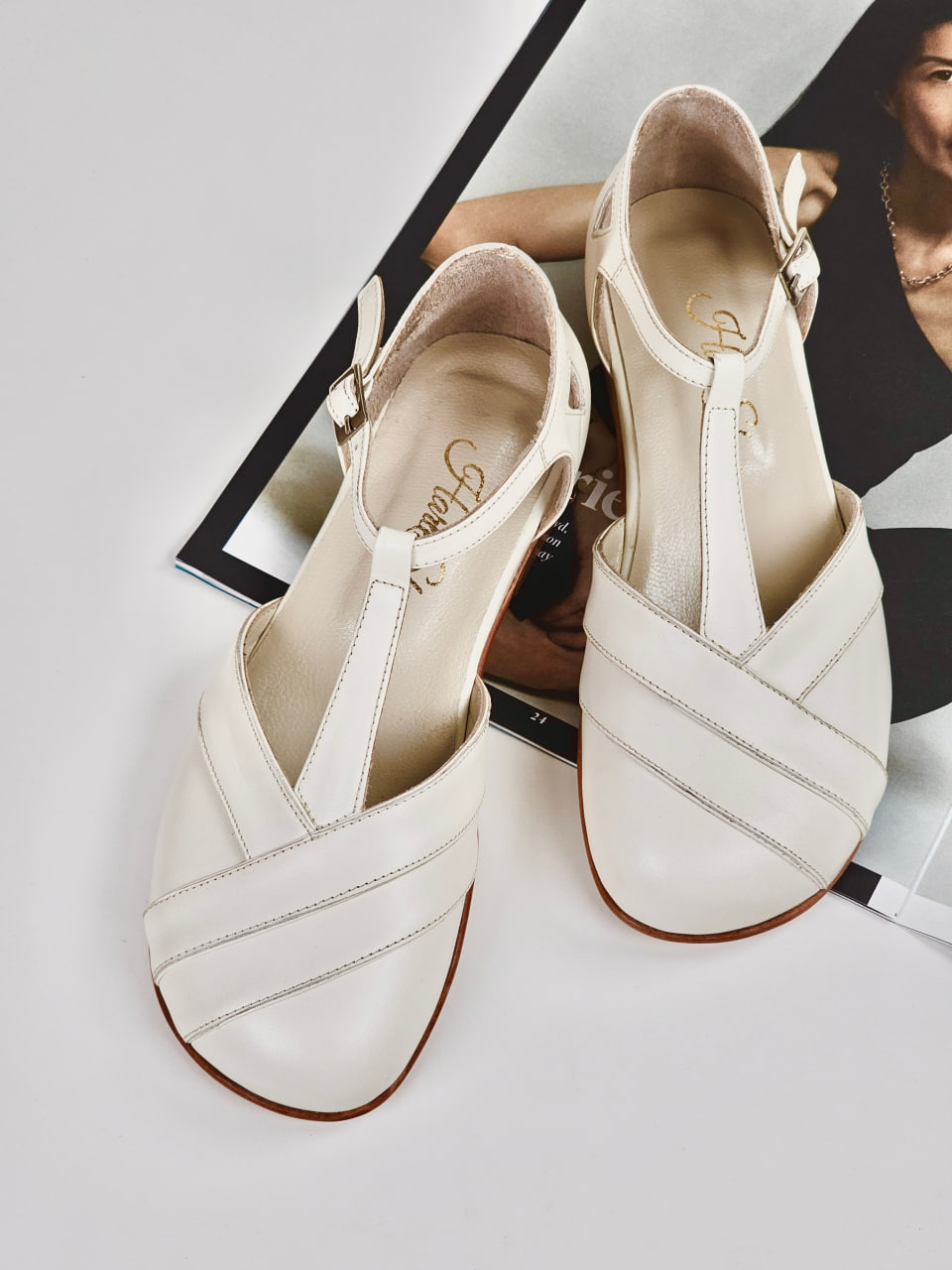 Barefoot Sugar Broken White Leather 2 cm heel