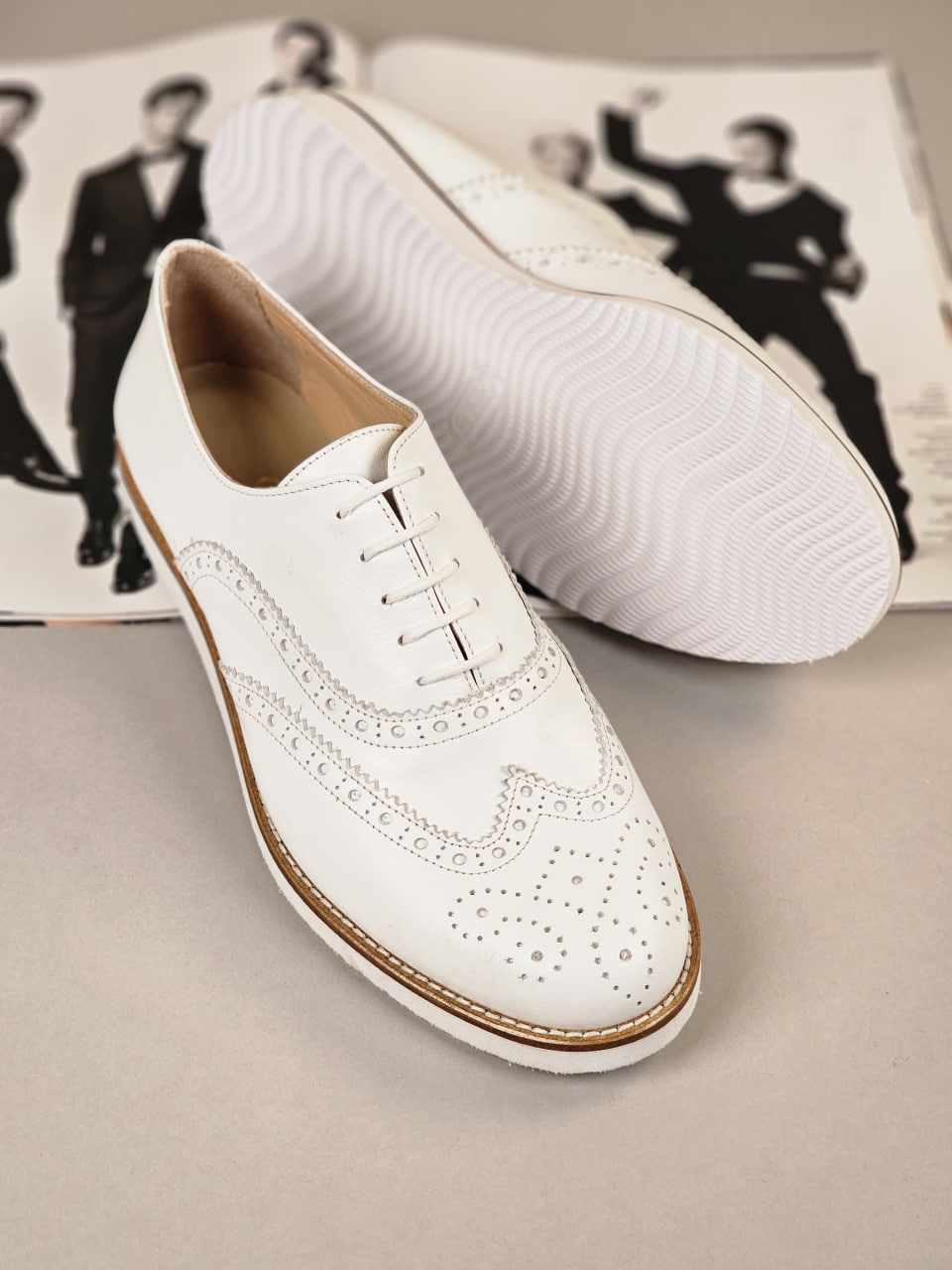 Brogue White Leather with Eva Sole