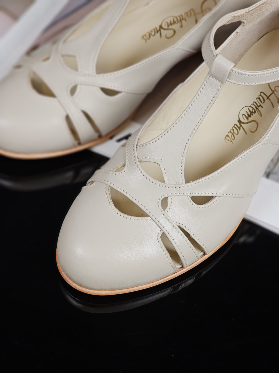 Spring Beige Leather 4 cm heel