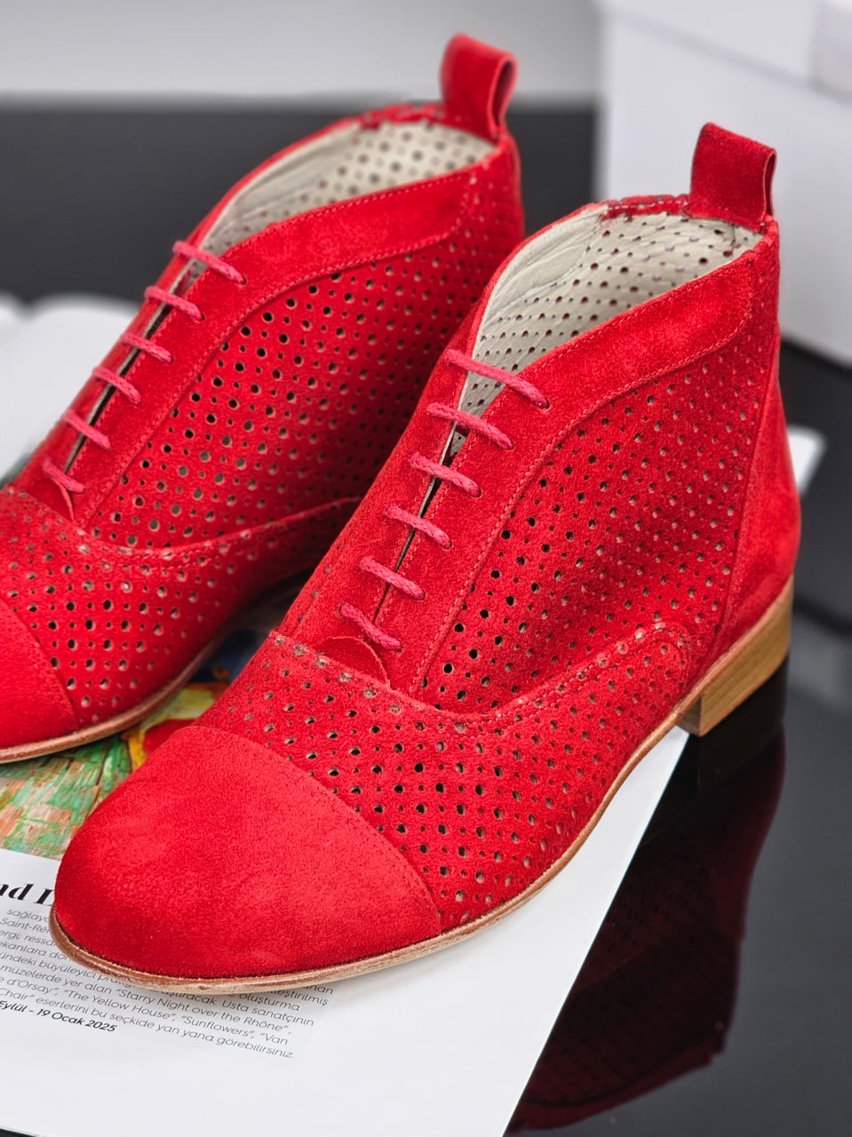 Smooth Boots Perforated Red Suede 2 cm heel