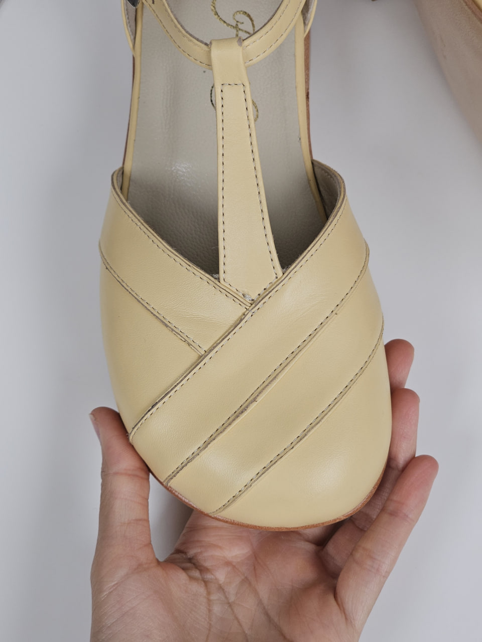 Barefoot Sugar Lemon Yellow leather 1.5 cm heel