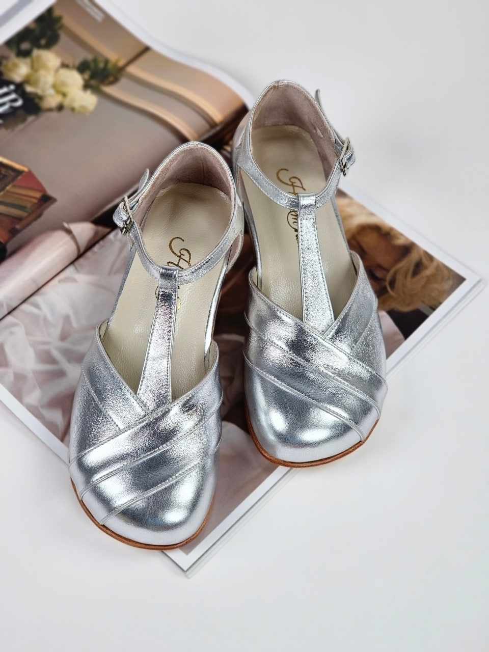 Barefoot Sugar Silver Leather 4 cm heel