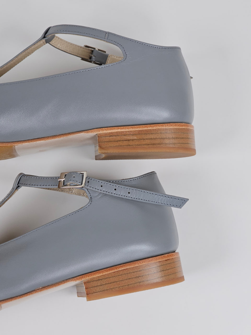 Barefoot Barbie Grey Leather 2 cm heel