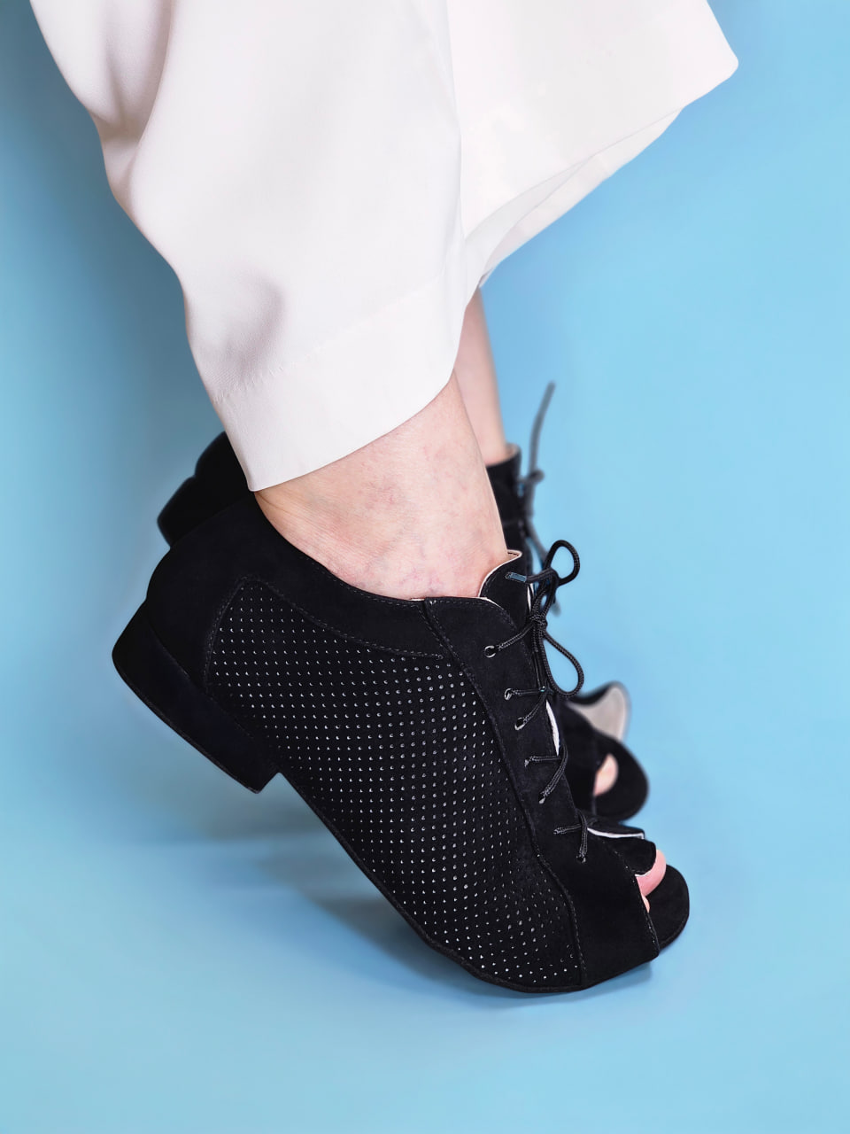 Barefoot Gloria Black Suede 2 cm heel