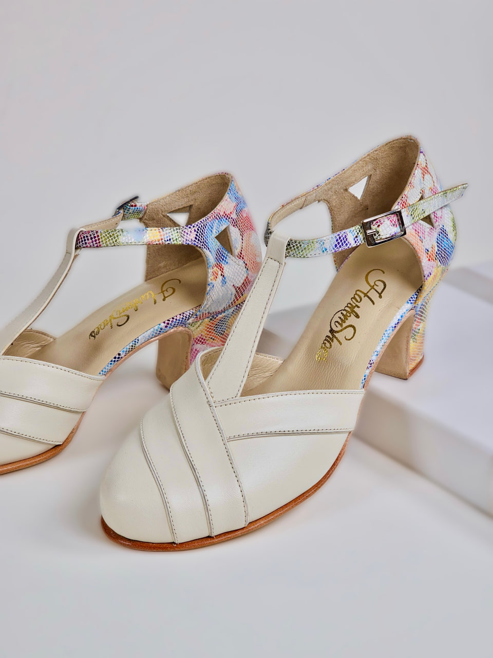 Sugar Broken White Leather with Blossom 6 cm heel