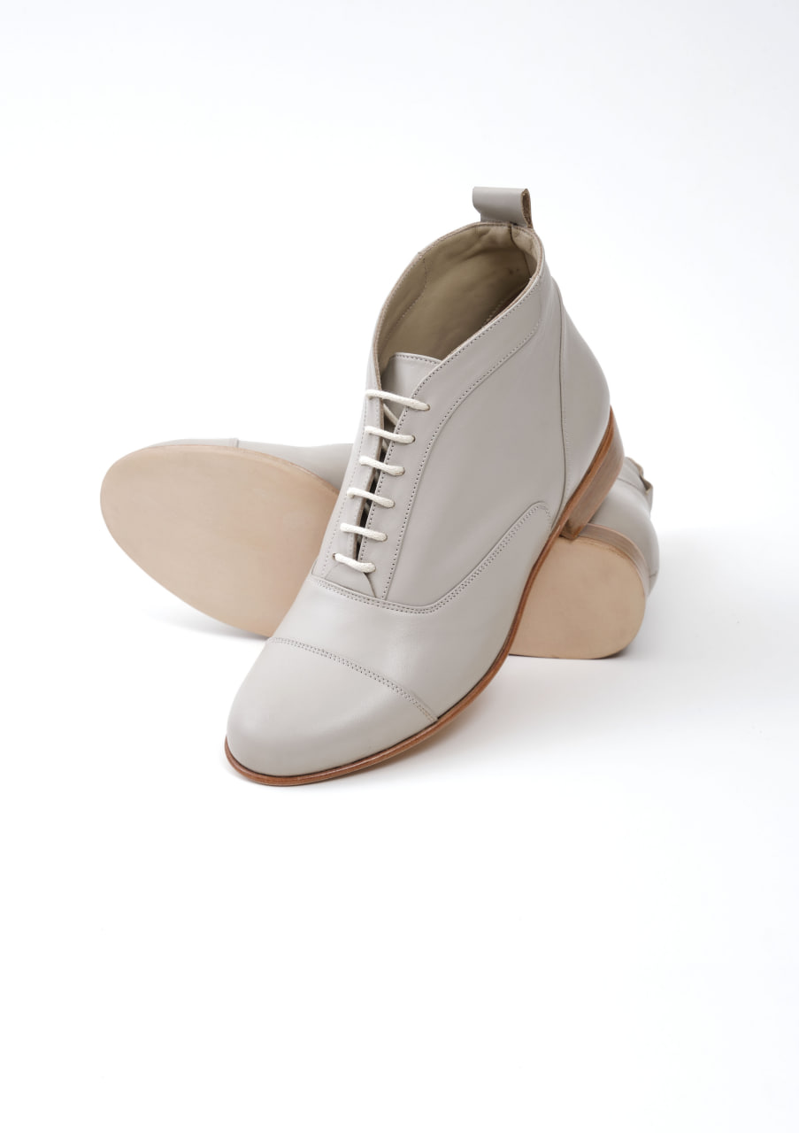 Smooth Boots Beige Leather 2 cm heel
