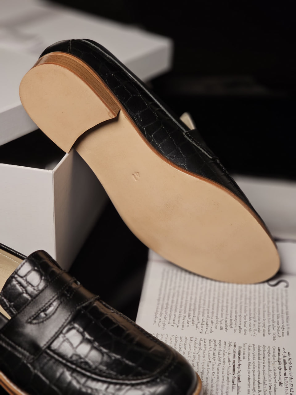 Loafers Black Stone Printed Leather 2 cm heel