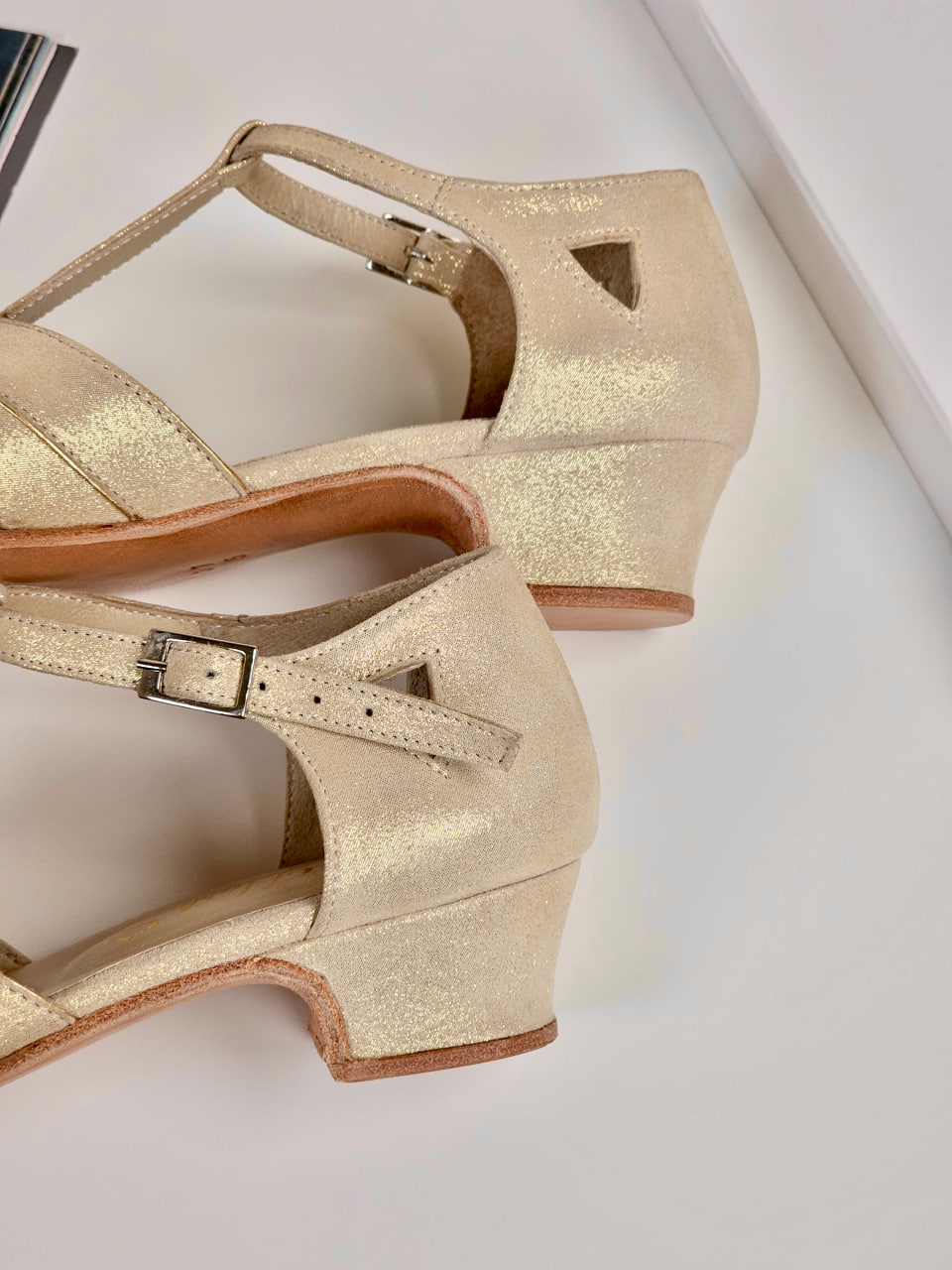 Barefoot Sugar Golden Suede 4 cm heel