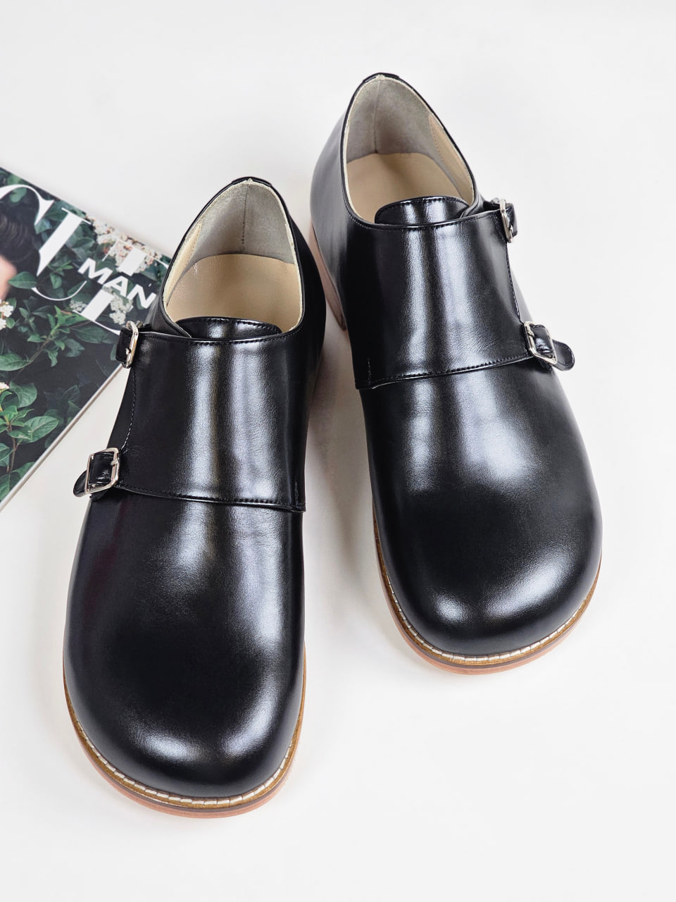 Barefoot Monk Black Leather 2 cm  heel