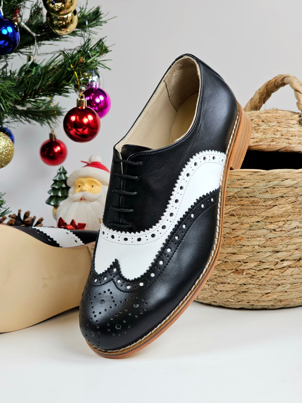 Brogue Black & White Leather 2 cm heel