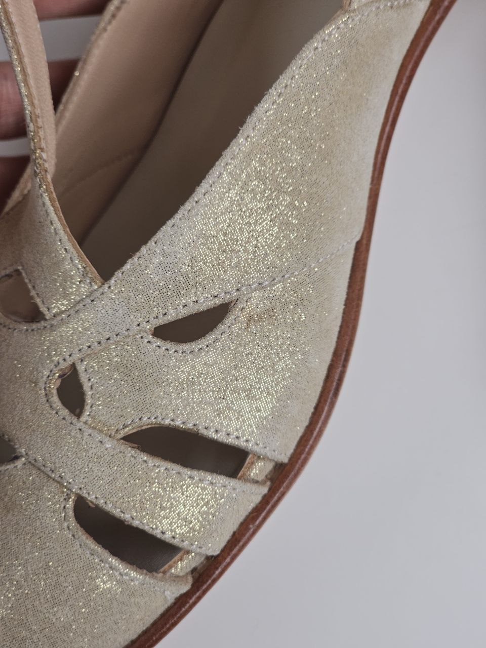 Spring Gold Suede 2 cm heel