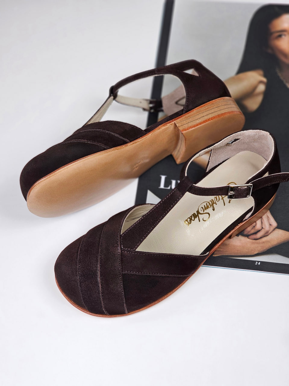 Barefoot Sugar Dark Chocolate Suede 2 cm heel