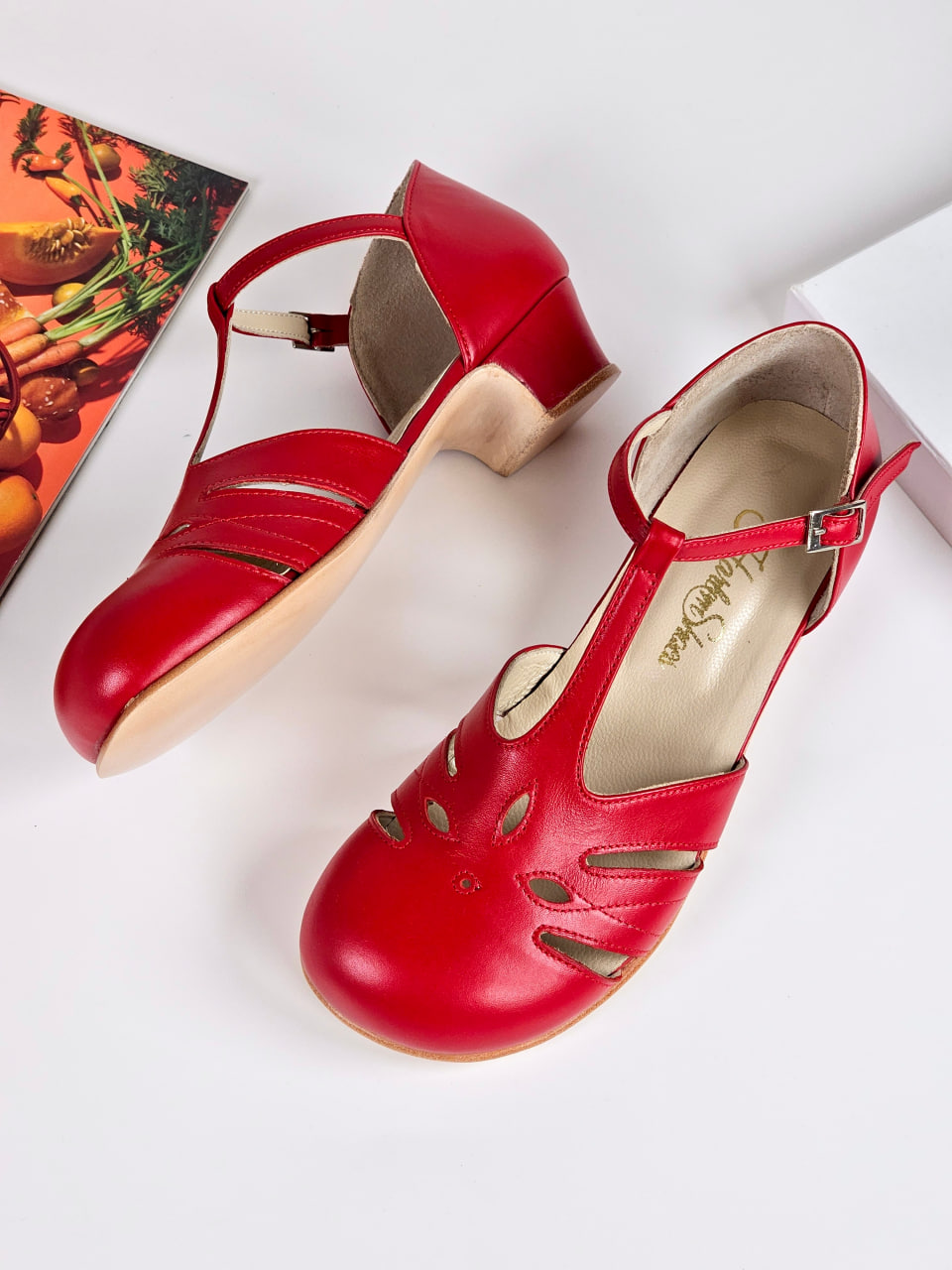 Barefoot Rosy Red Leather 4 cm heel