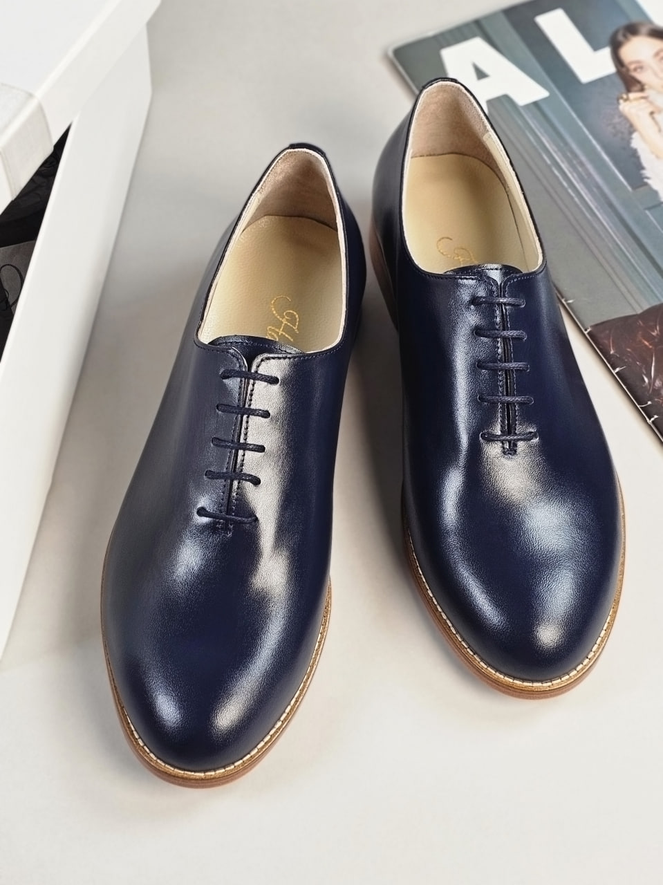 Calloway Dark Blue Leather 2 cm heel