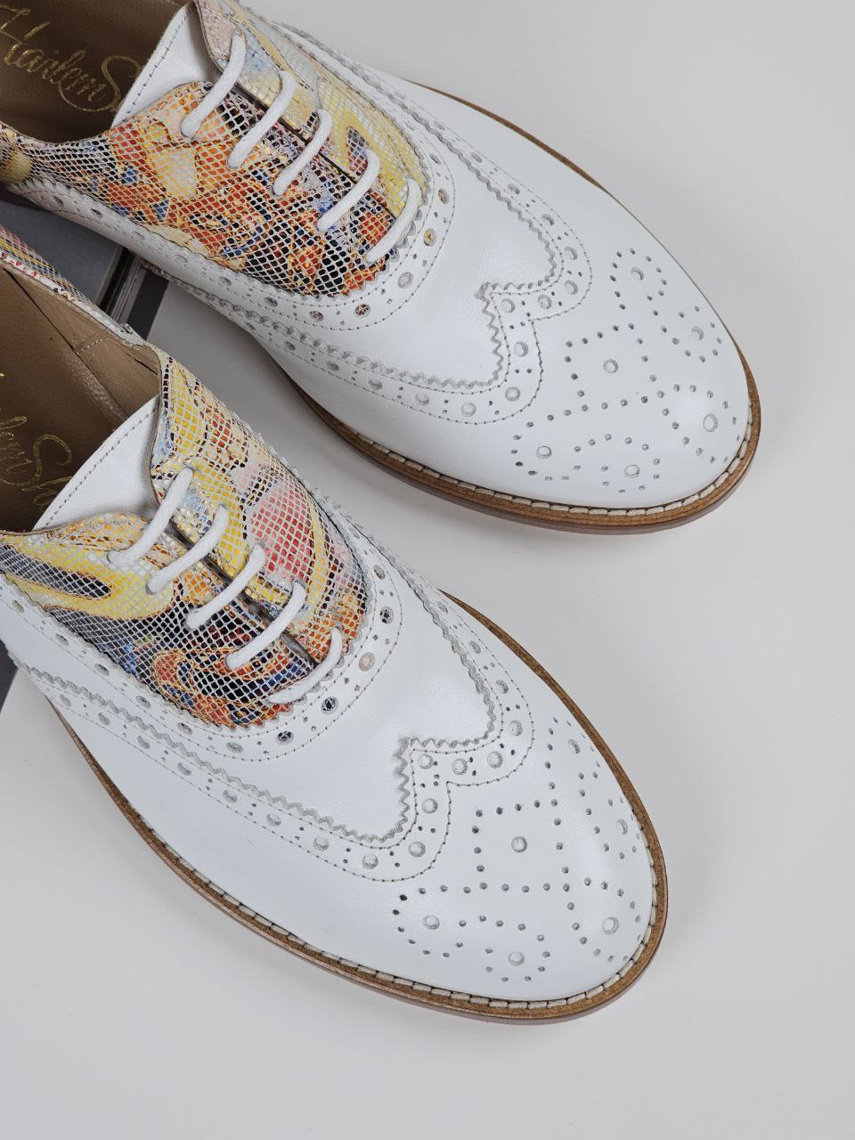Brogue White Beauty 2 cm heel