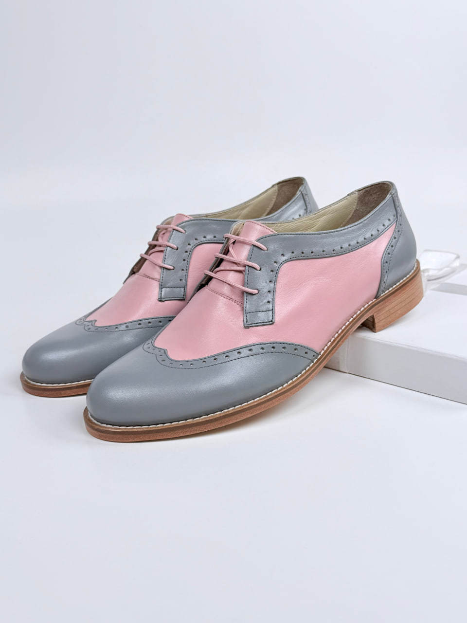 Women Oxfords Grey & Pink Leather 2 cm heel