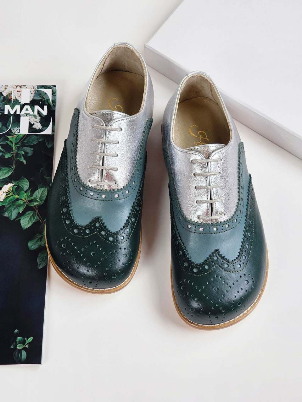 Barefoot Brogue Jungle Green & Teal Green & Silver leather 1 cm heel