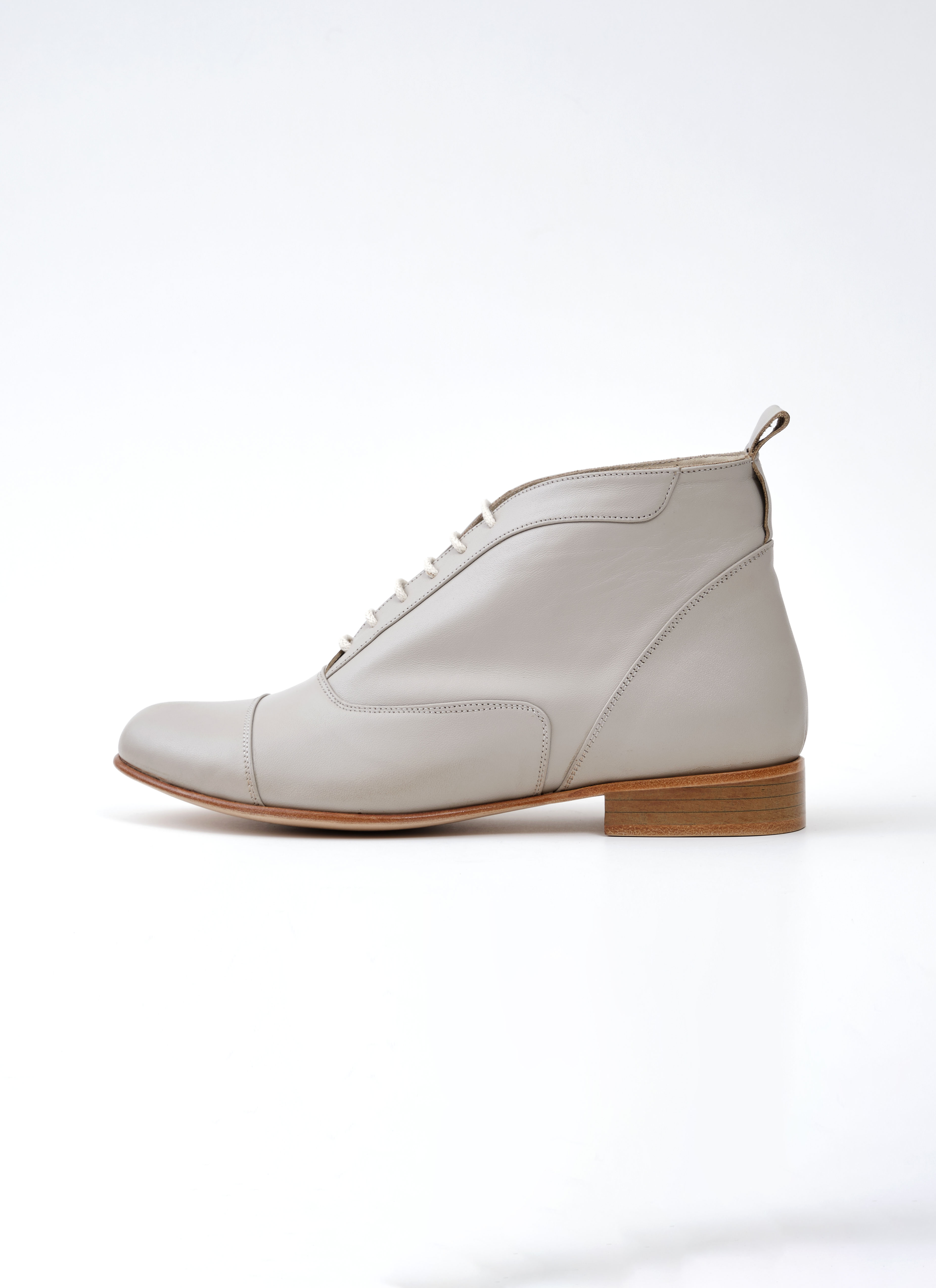 Smooth Boots Beige Leather 2 cm heel
