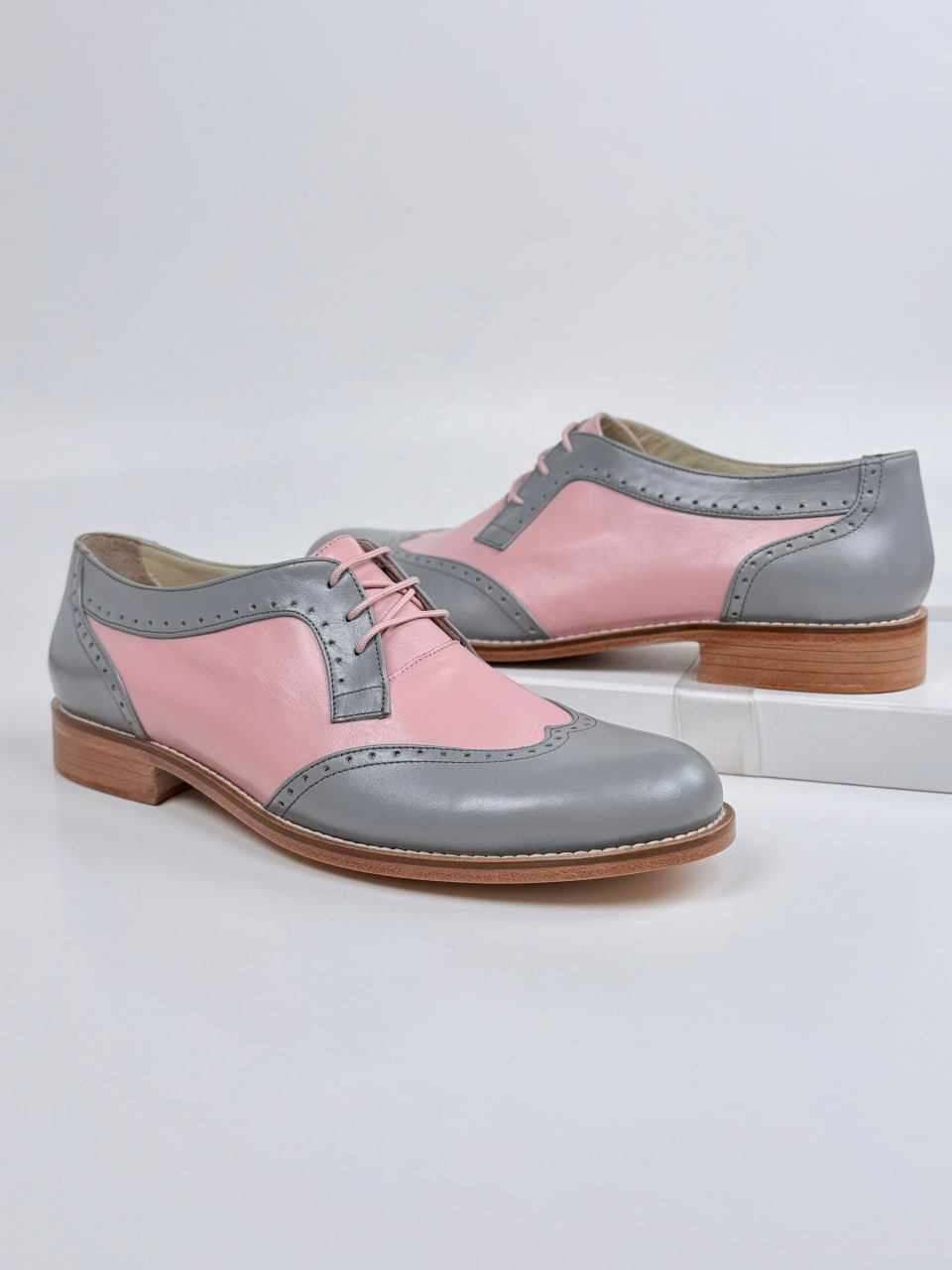 Women Oxfords Grey & Pink Leather 2 cm heel