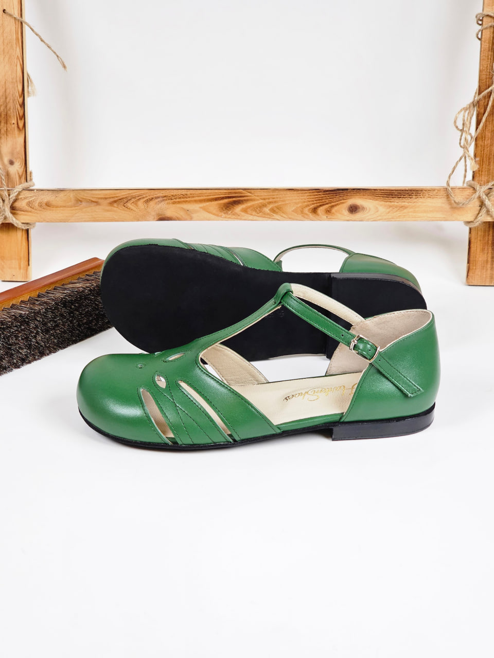 Barefoot Rosy Avocado Green Leather 1 cm heel