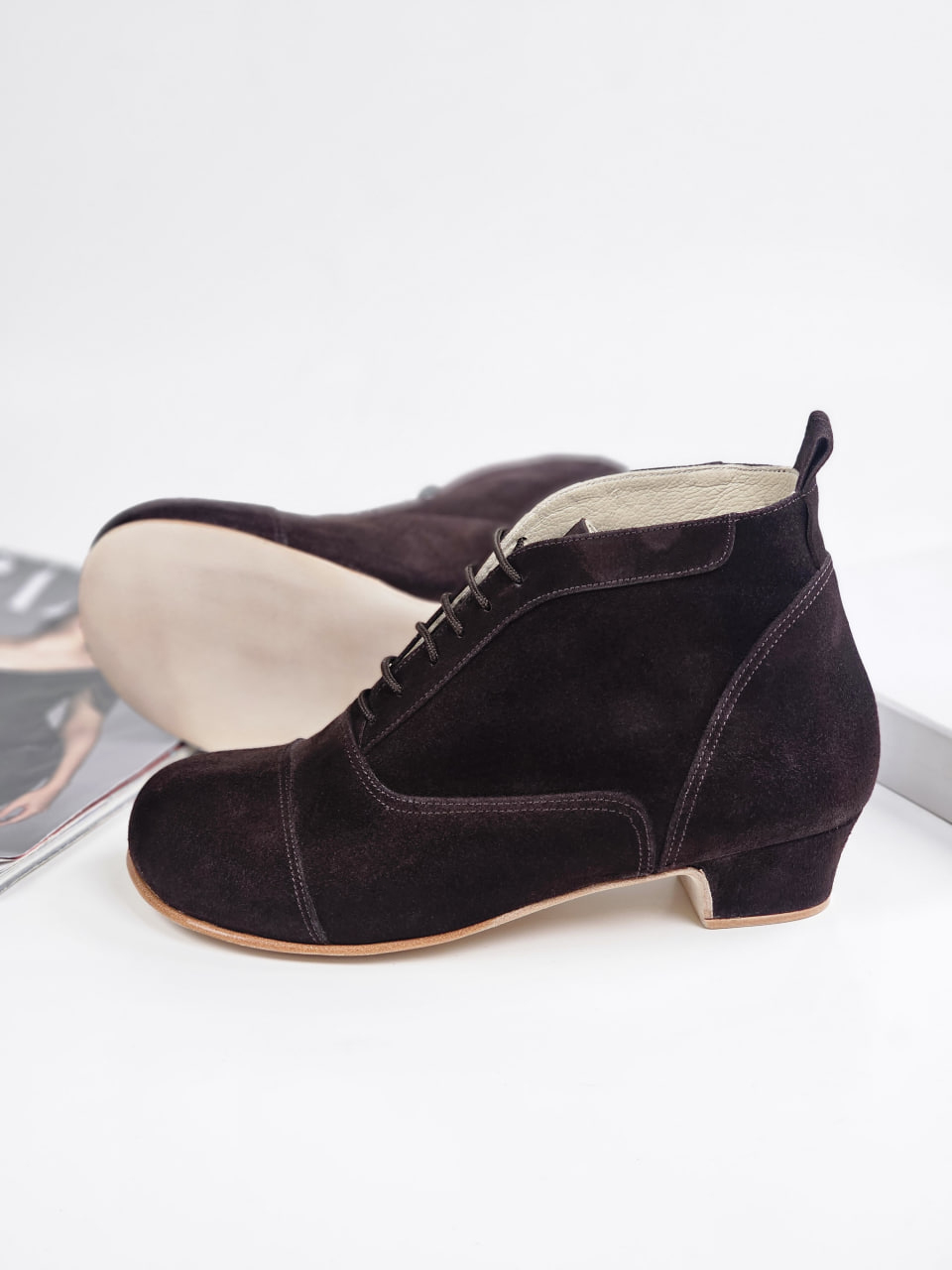 Barefoot Smooth Boots Dark Chocolate Suede 4 cm heel