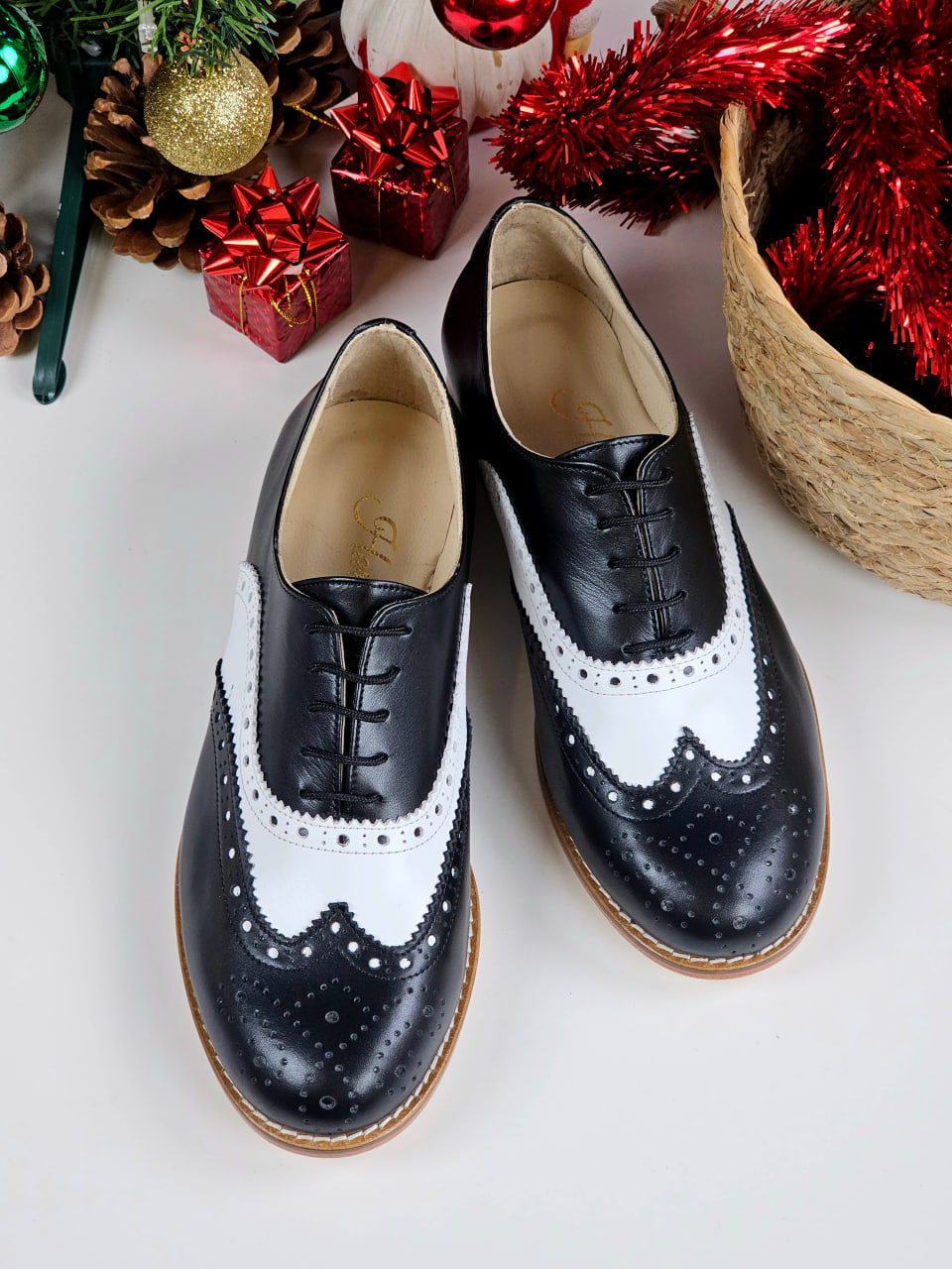 Brogue Black & White Leather 2 cm heel