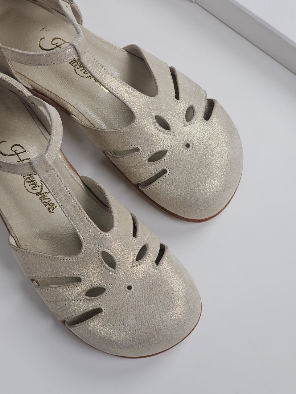 Barefoot Rosy Golden Suede 2 cm heel