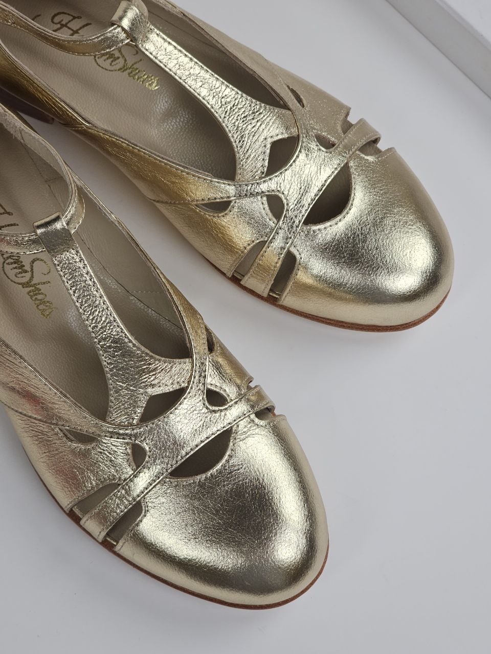 Spring Platinum Gold Leather 2 cm heel