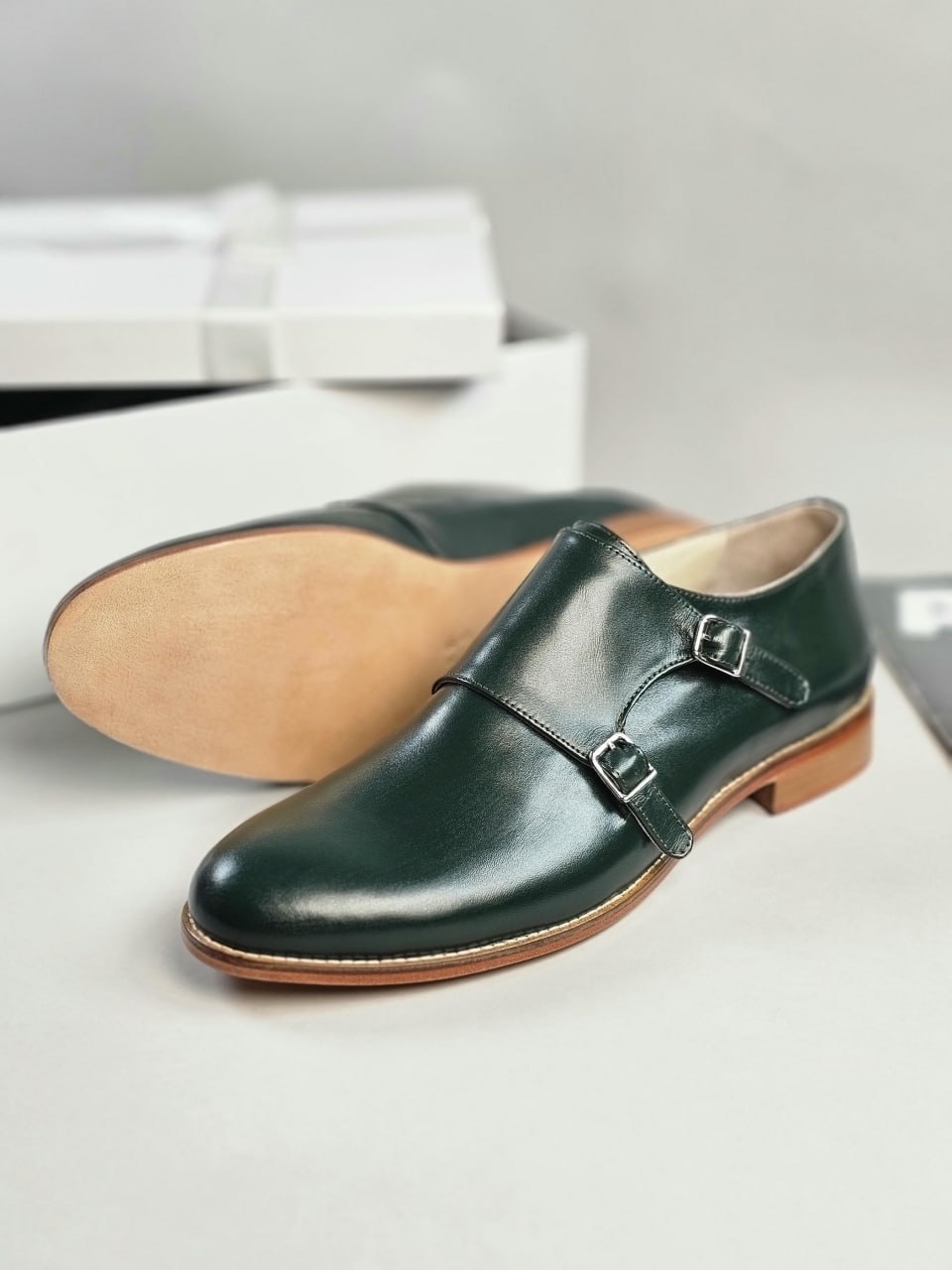 Monk Jungle Green Leather 2 cm heel