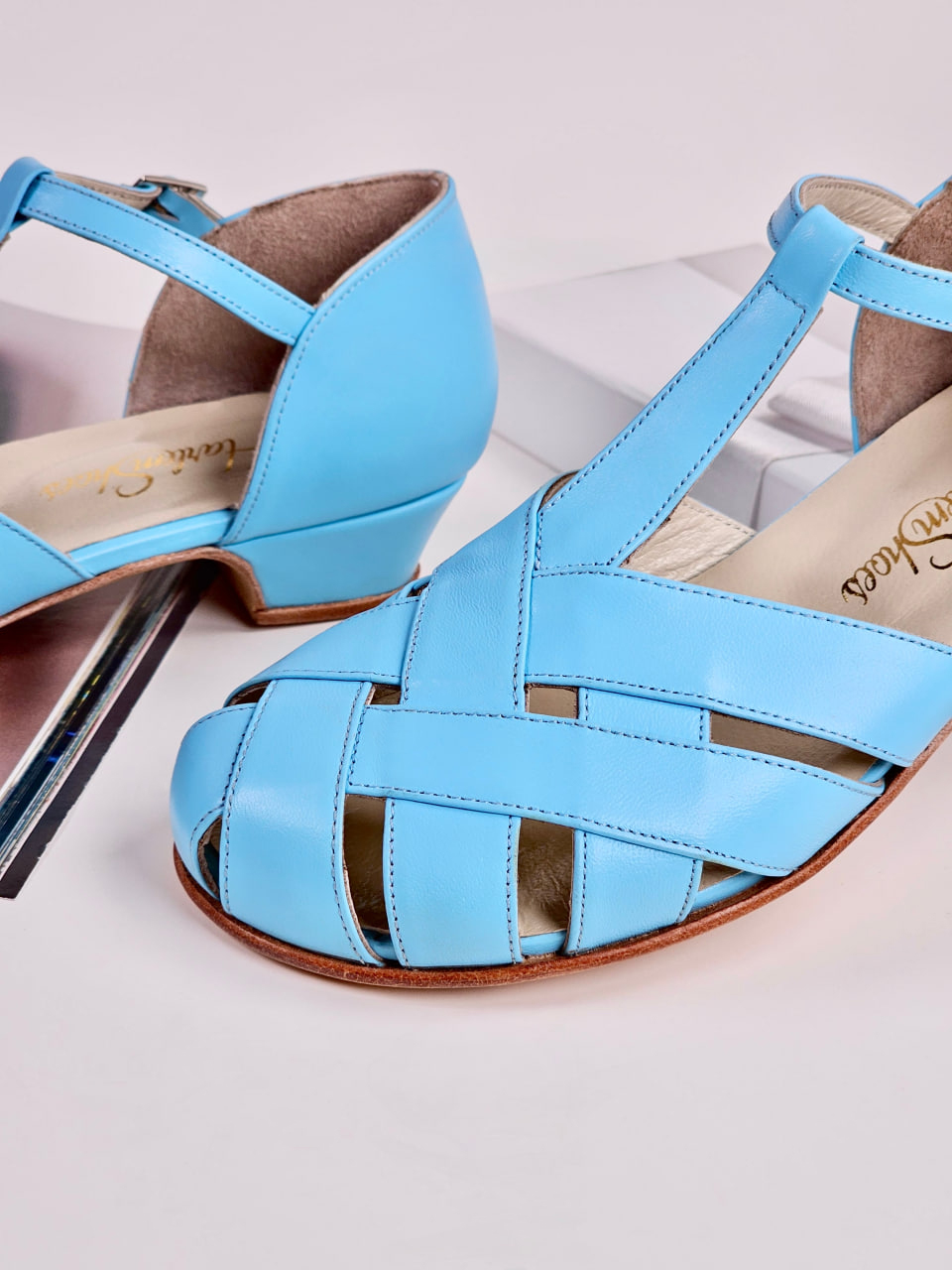 Barefoot Summer Baby Blue Leather 3 cm heel