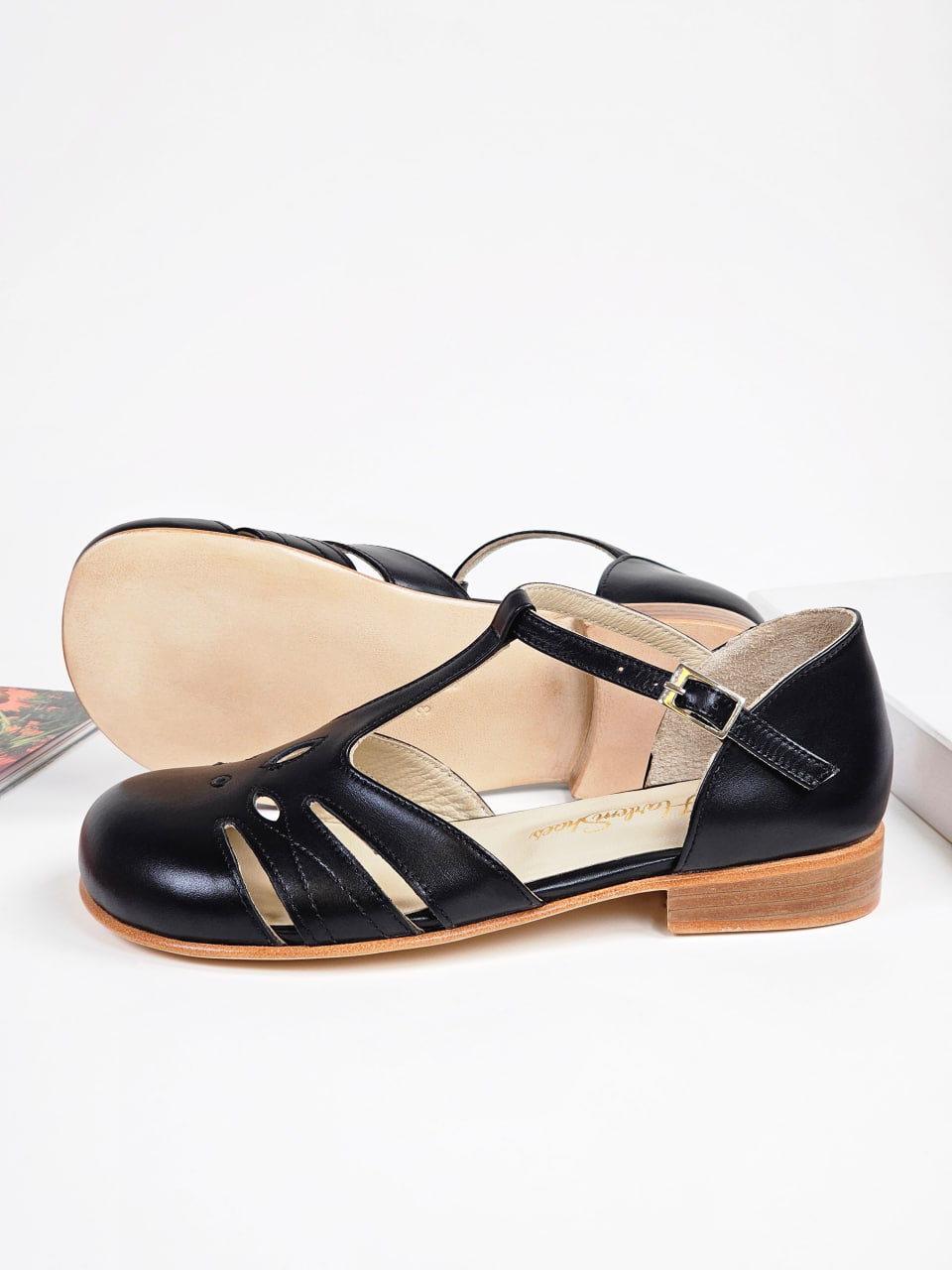 Barefoot Rosy Black Leather 2 cm heel