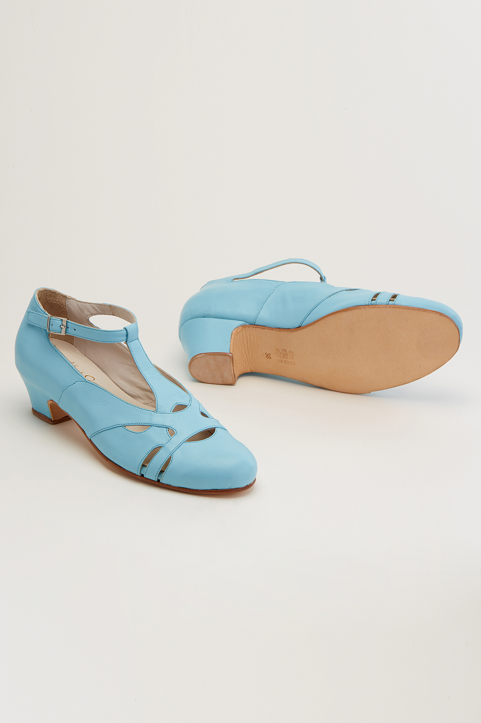 Spring Baby Blue Leather 4 cm heel