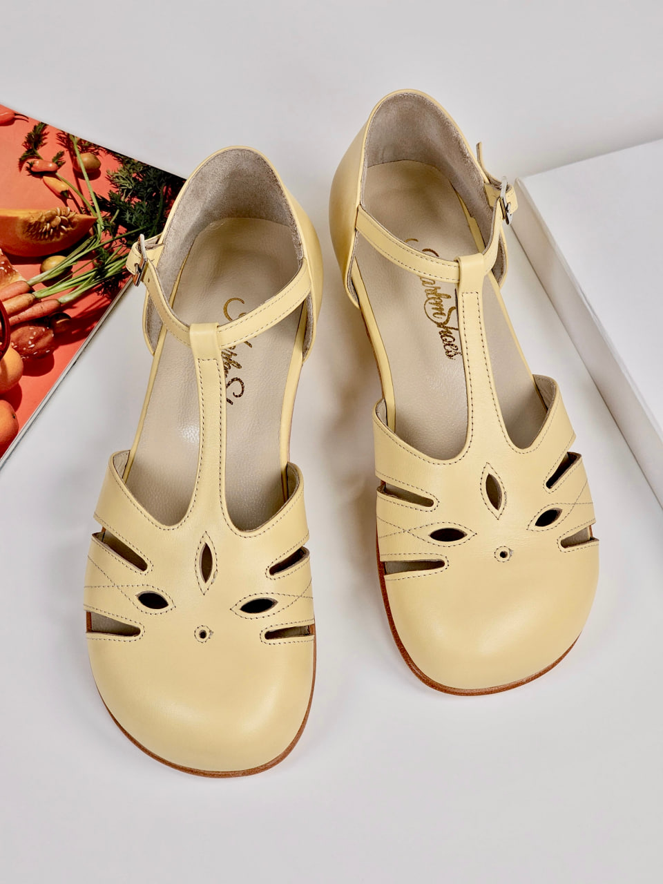 Barefoot Rosy Lemon Yellow Leather 4 cm heel