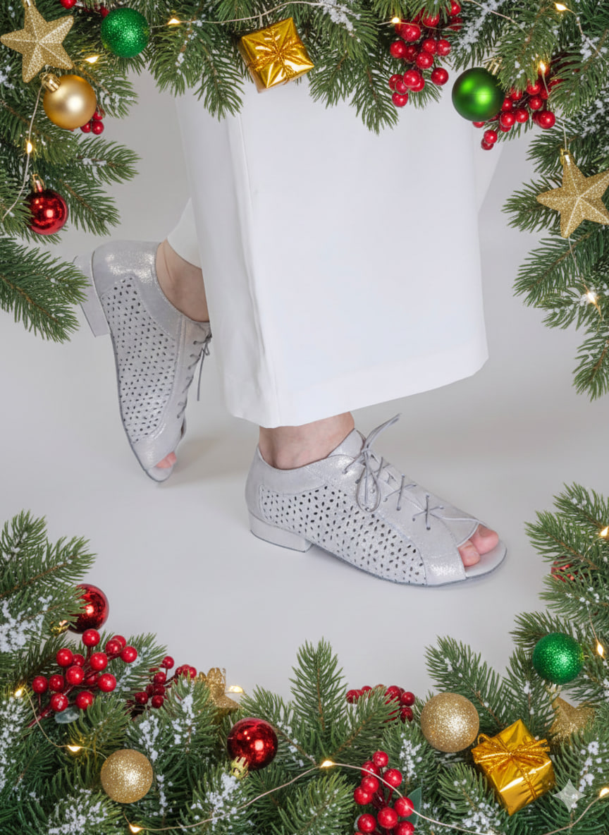 Barefoot Gloria Shiny Cream Suede 2 cm heel