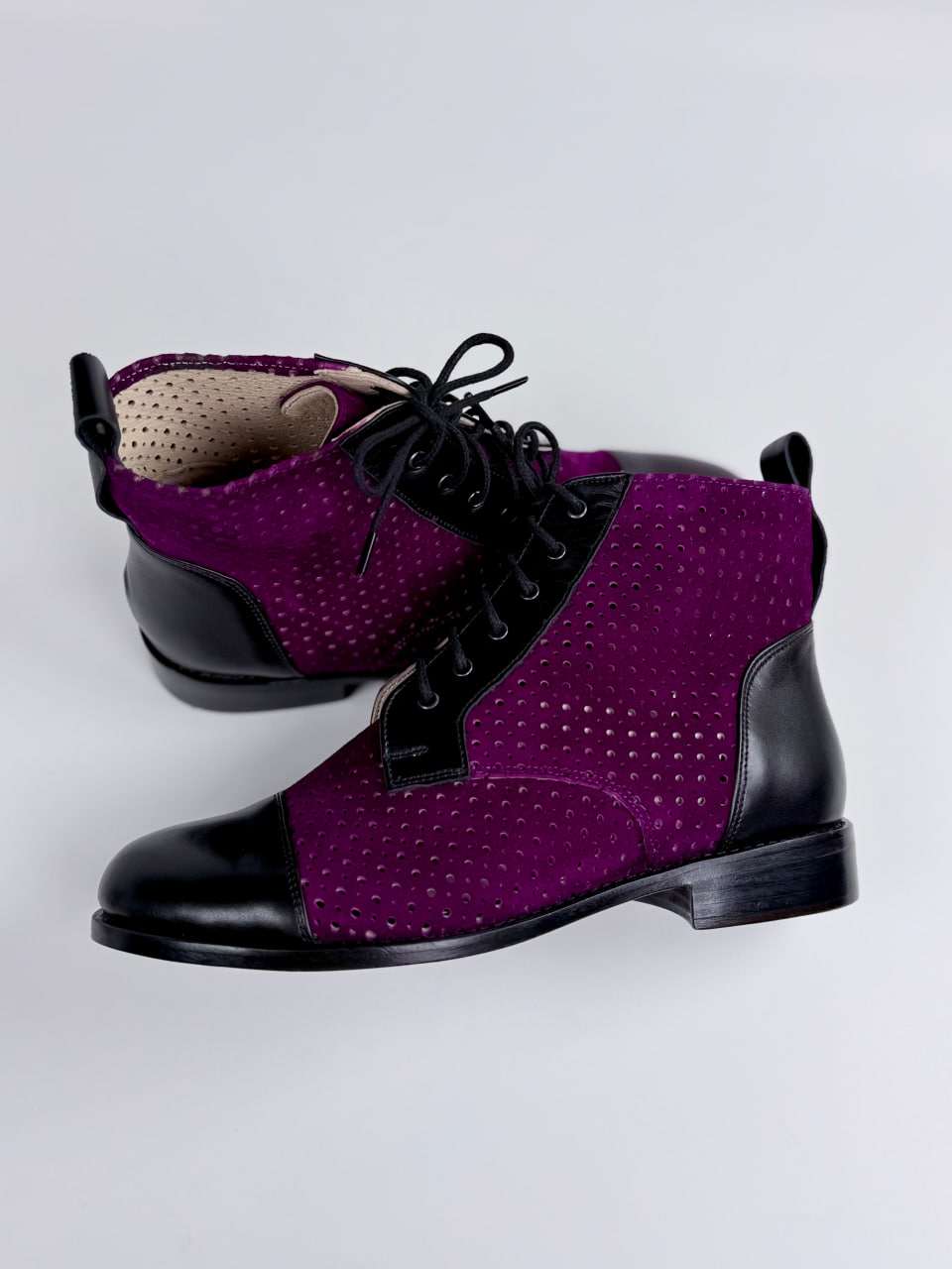 Derby Boots Perforated Purple Suede & Black Leather 2 cm heel