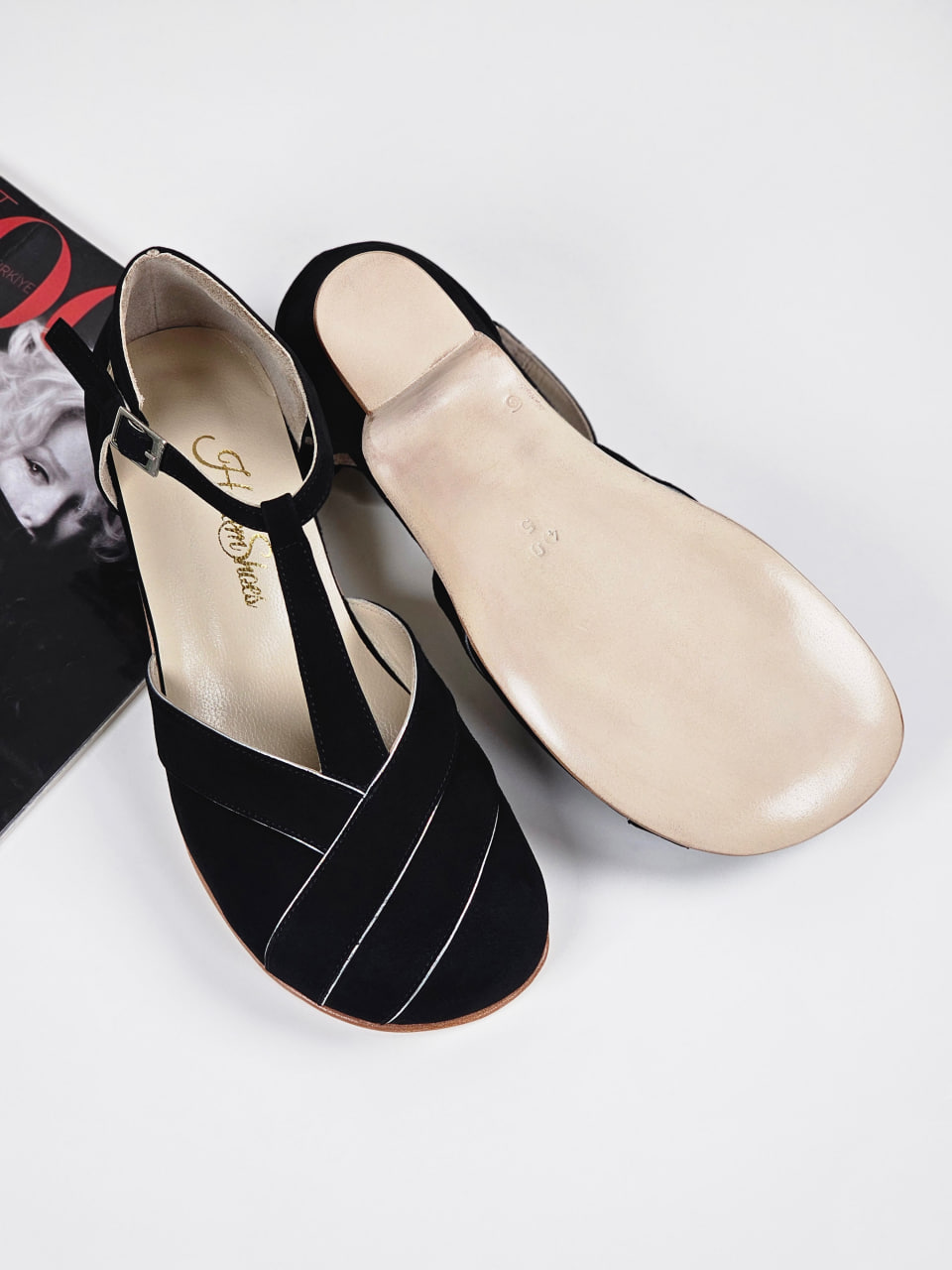 Barefoot Sugar Black Suede with Silver Lines 4 cm heel