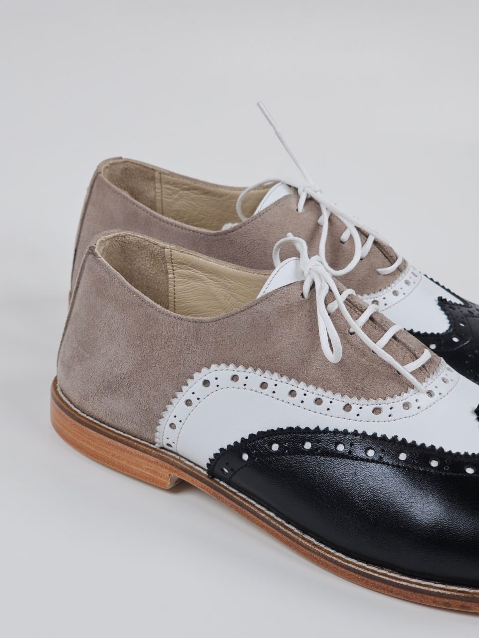 Barefoot Brogue Black & White Leather & Soft Grey Suede 1 cm heel