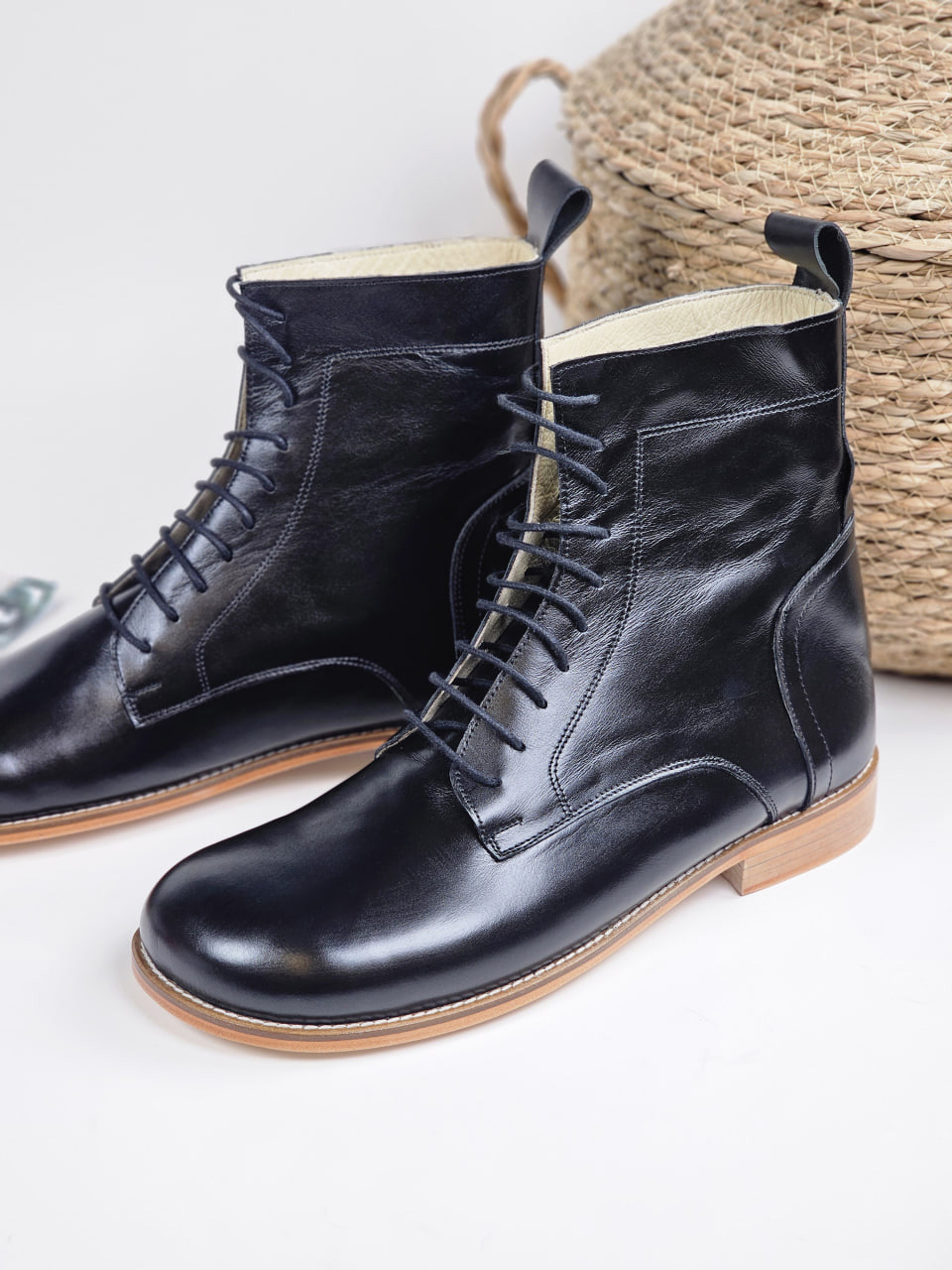 Barefoot Harlem Boots Black Leather 2 cm  heel