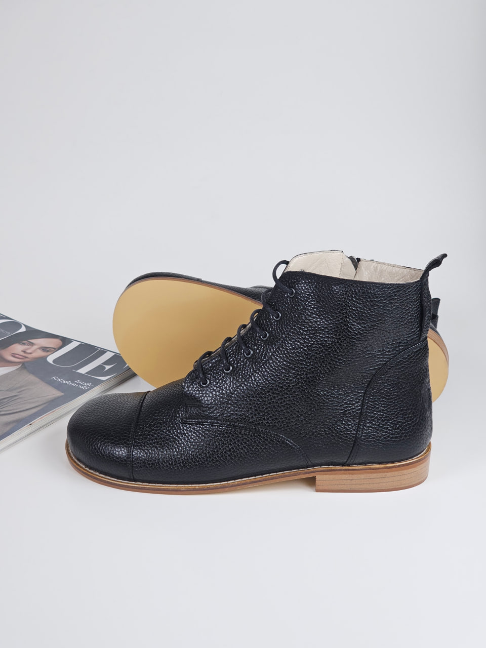 Barefoot Derby Boots with Zipper Black Floater Leather 2 cm heel
