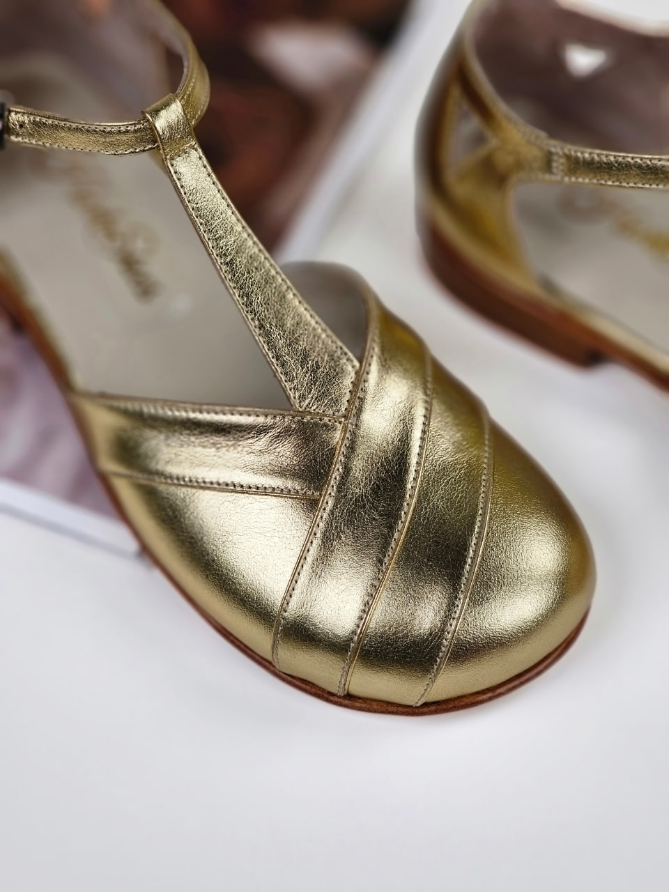 Barefoot Sugar Gold Leather 2 cm heel
