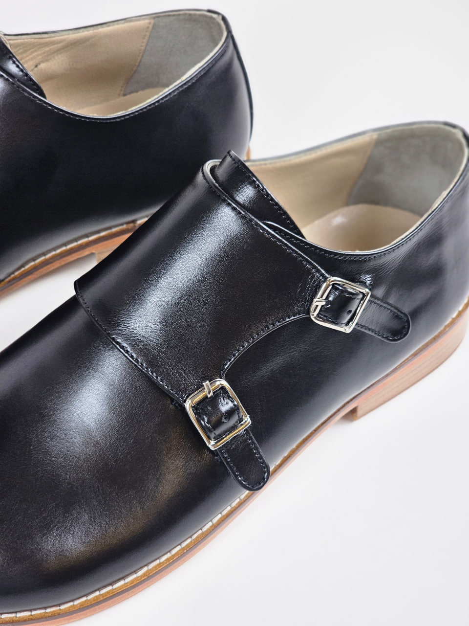 Barefoot Monk Black Leather 2 cm  heel