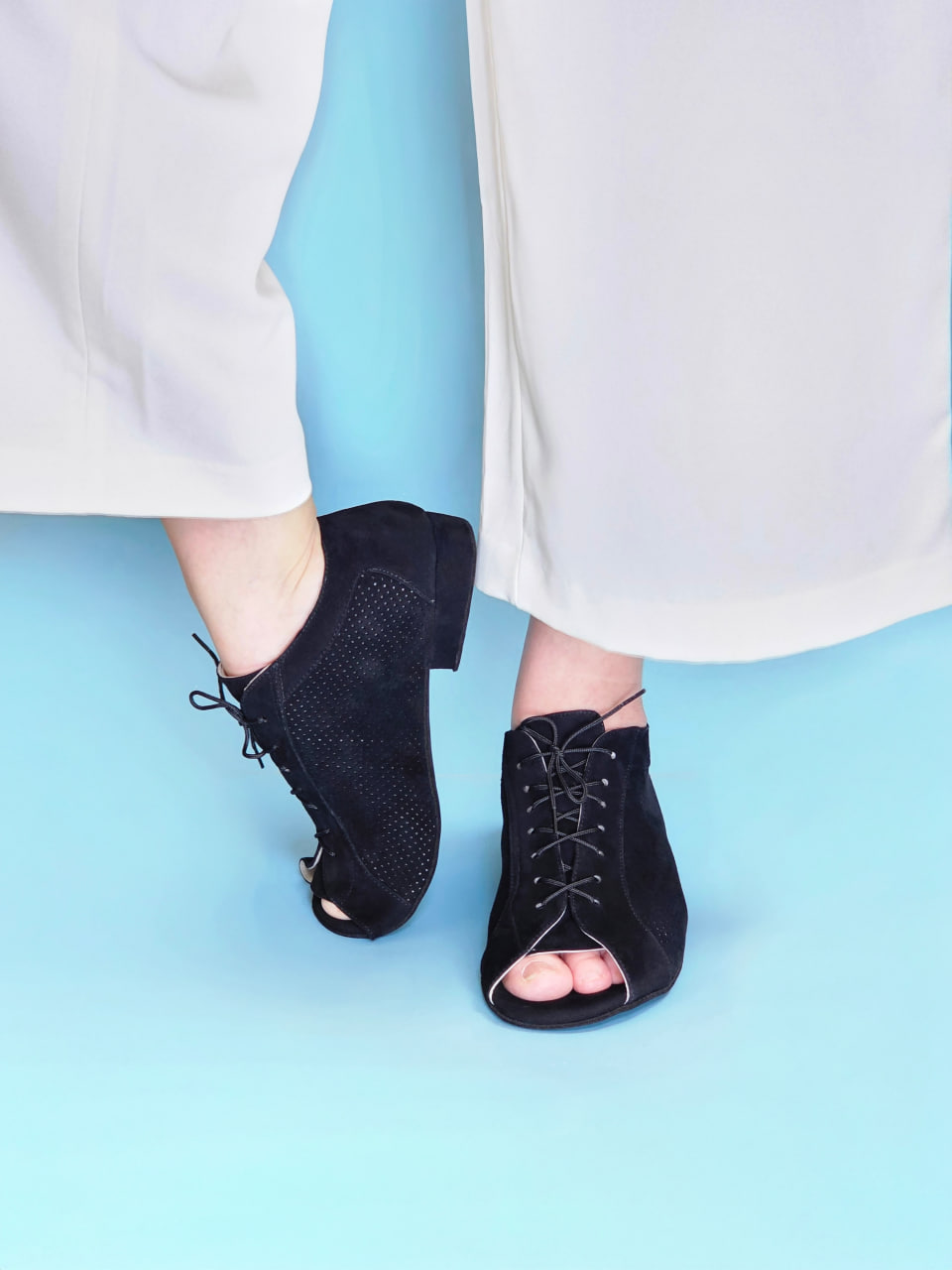 Barefoot Gloria Black Suede 2 cm heel