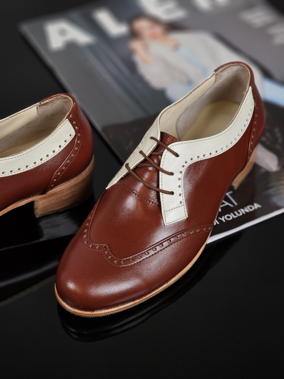 Women Oxfords Brown Leather & Broken White Line with 4 cm heel