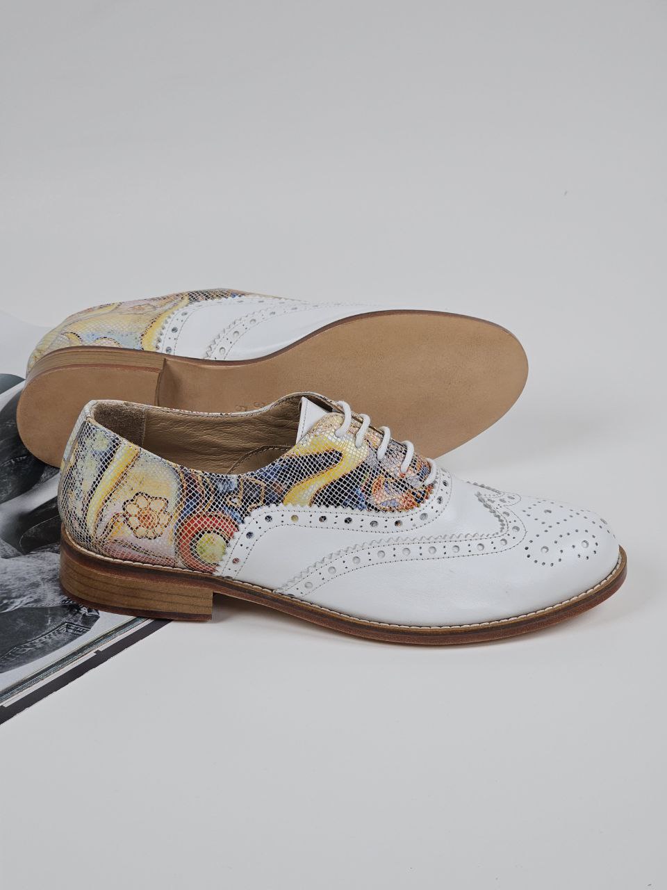 Brogue White Beauty 2 cm heel