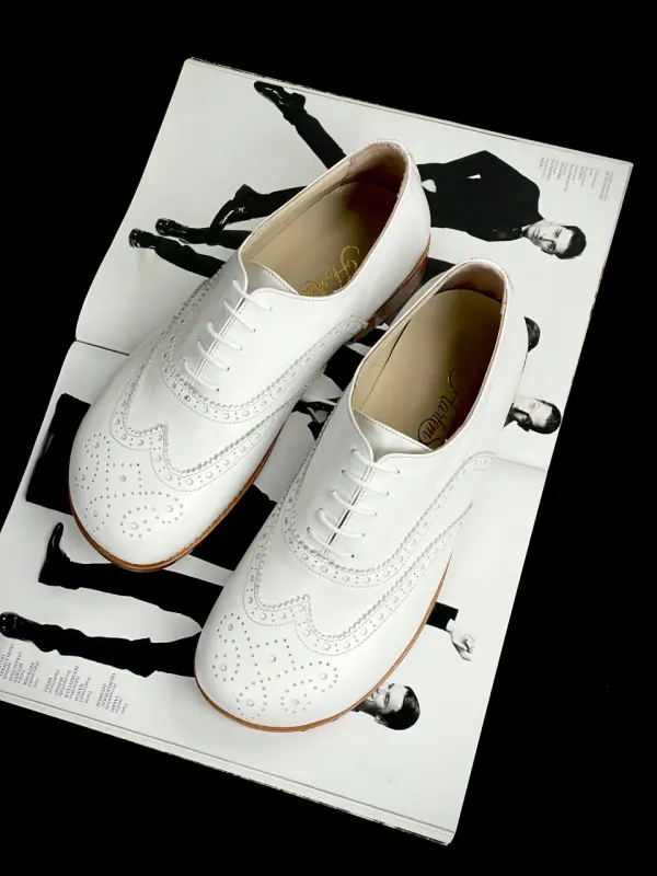 Barefoot Brogue White Leather 2 cm heel