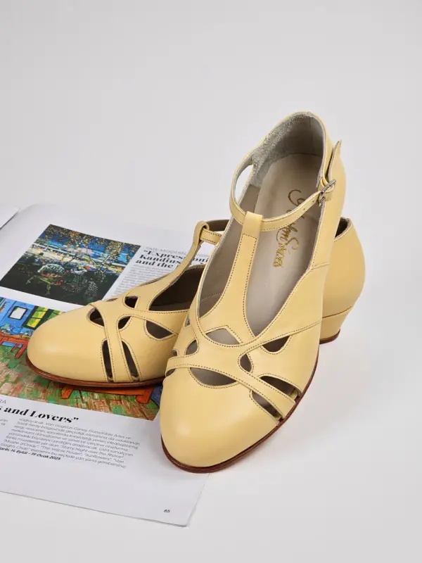 Spring Lemon Yellow Leather 4 cm heel