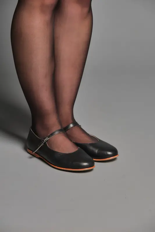 Mary Jane Black Leather 0.5 cm heel